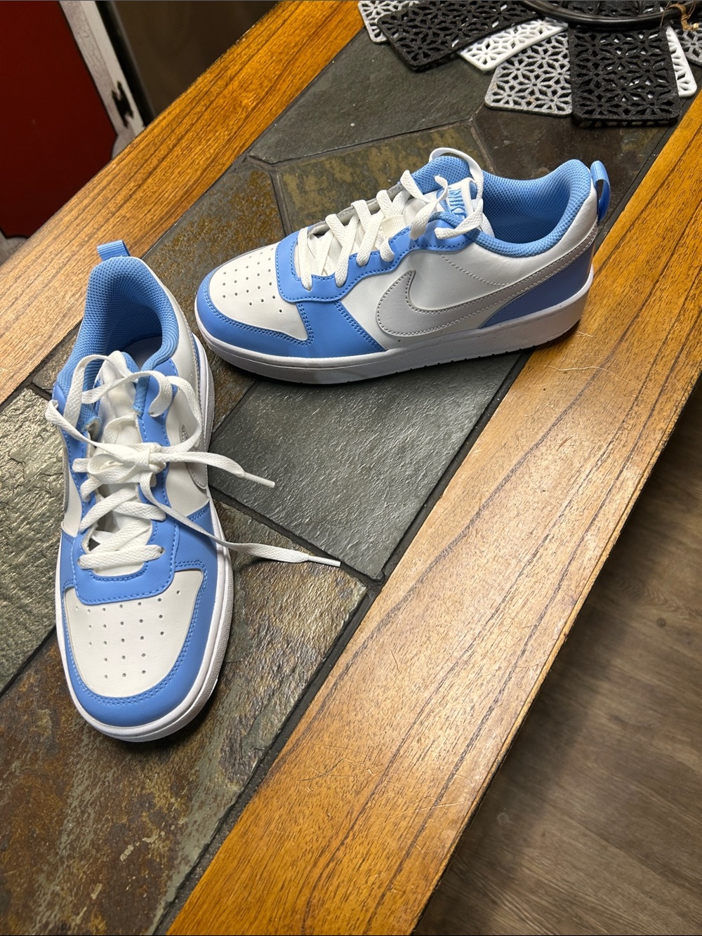 Nike Kids Low-Top Sneakers in Light Blue and White